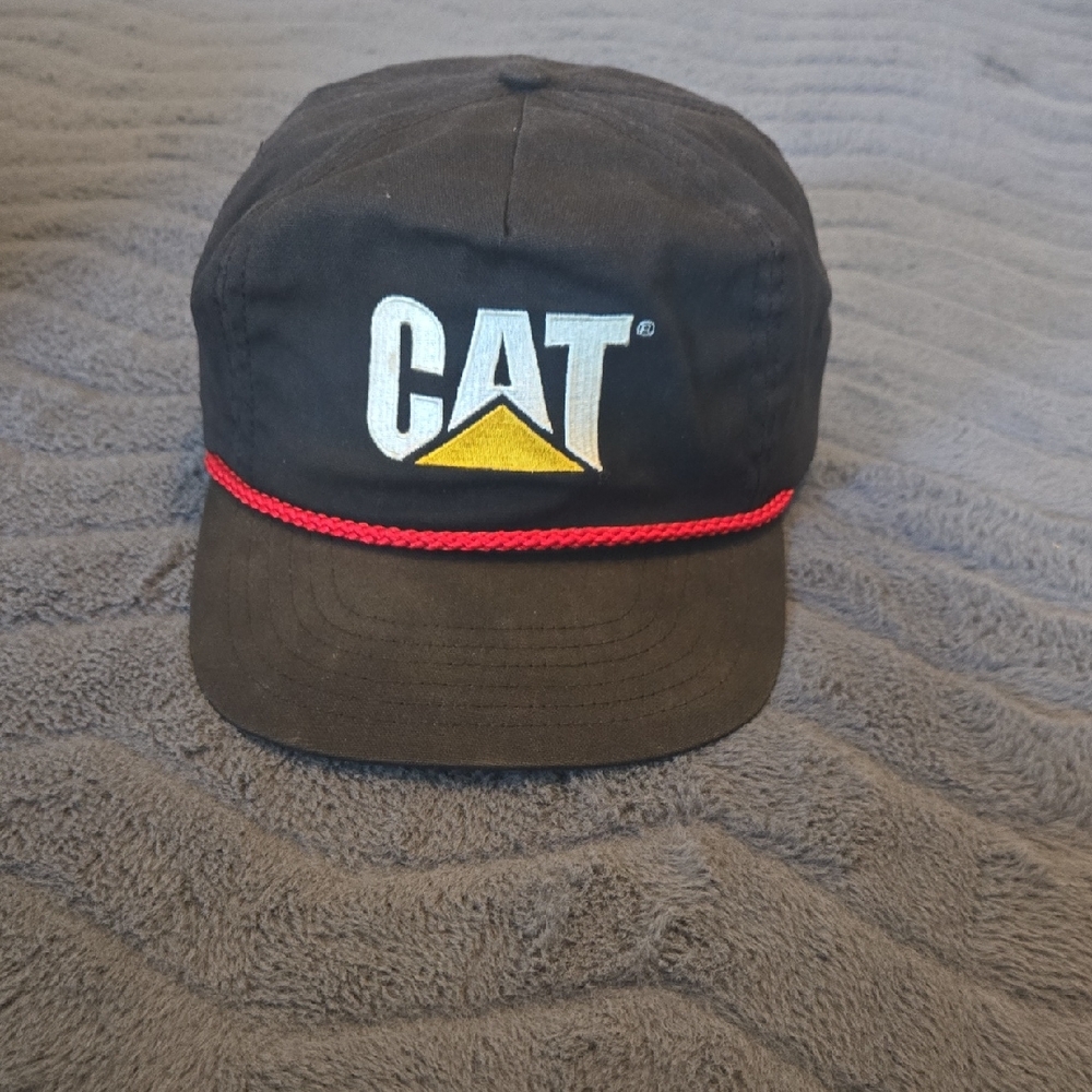 Thom McAn Black and Red Men's Cap